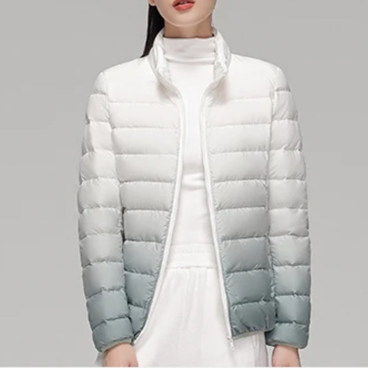 Eliara | Kvindernes Quilted Dunjakke med Ståkrave og Fuldt Lynlås i Stribet Stikmønster