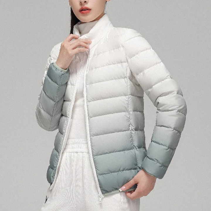 Eliara | Kvindernes Quilted Dunjakke med Ståkrave og Fuldt Lynlås i Stribet Stikmønster