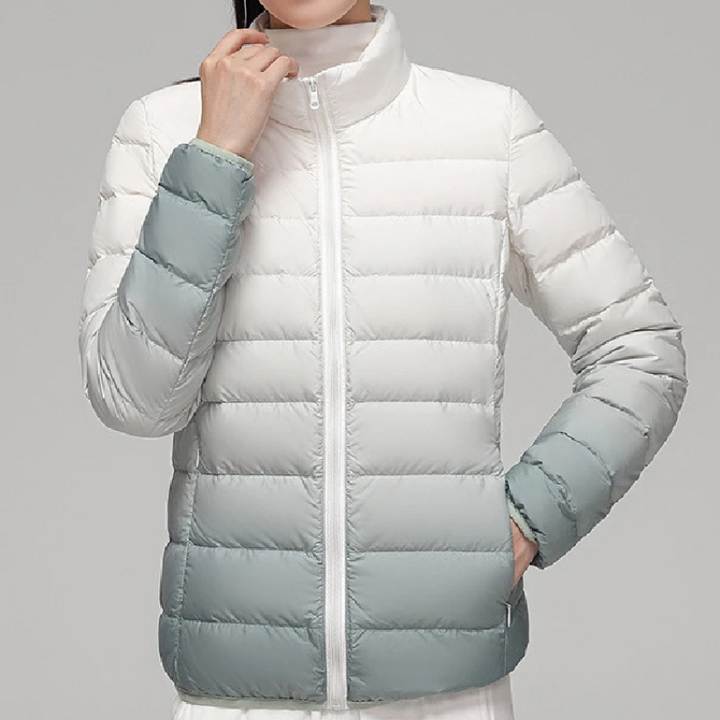 Eliara | Kvindernes Quilted Dunjakke med Ståkrave og Fuldt Lynlås i Stribet Stikmønster