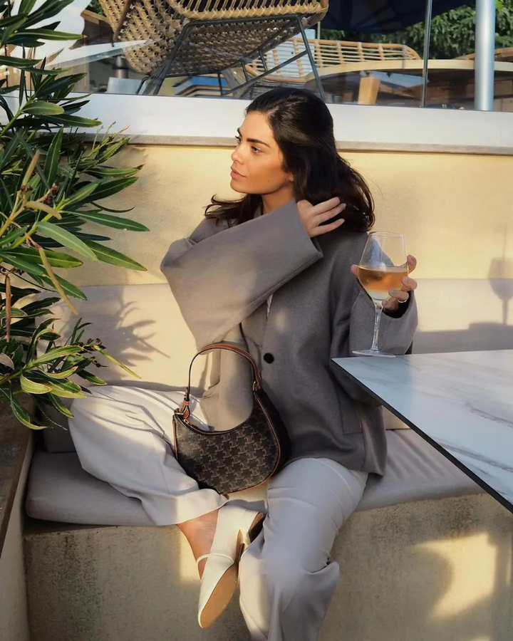 Siena | Dame vinterjakke med V-udskæring – Stilfuldt, varmt design