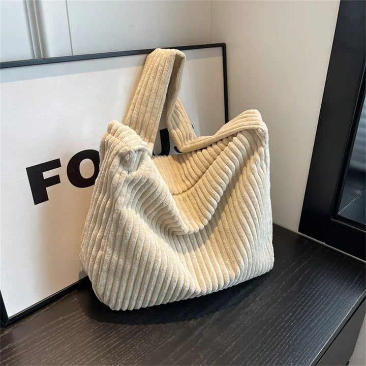 CLARA | Skuldertaske i fløjl