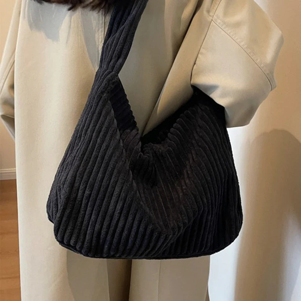 CLARA | Skuldertaske i fløjl