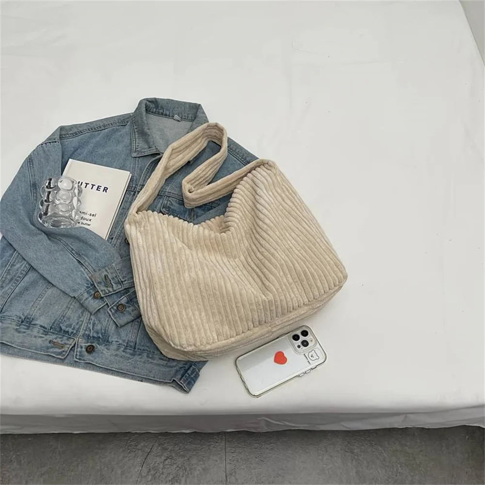 CLARA | Skuldertaske i fløjl